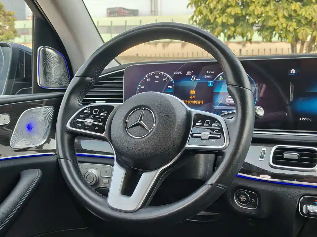 Mercedes-Benz GLS — миниатюра 10