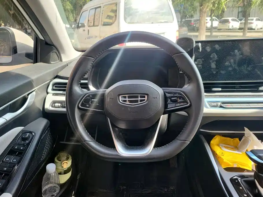 Geely Emgrand — миниатюра 14