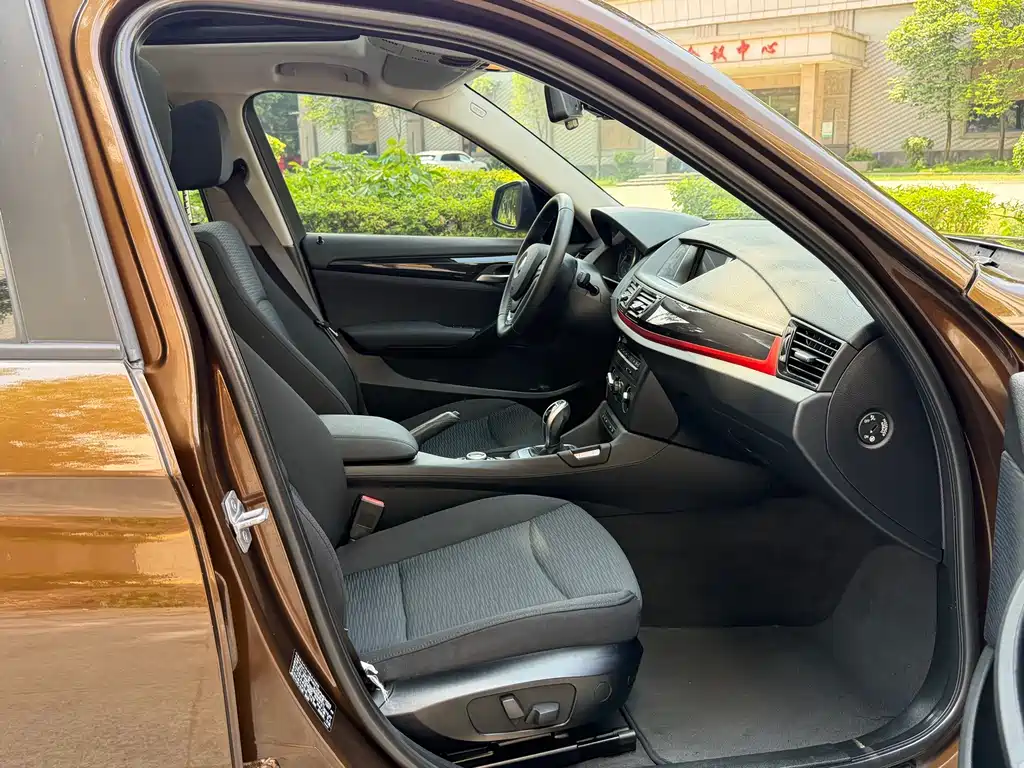 BMW X1 — миниатюра 10