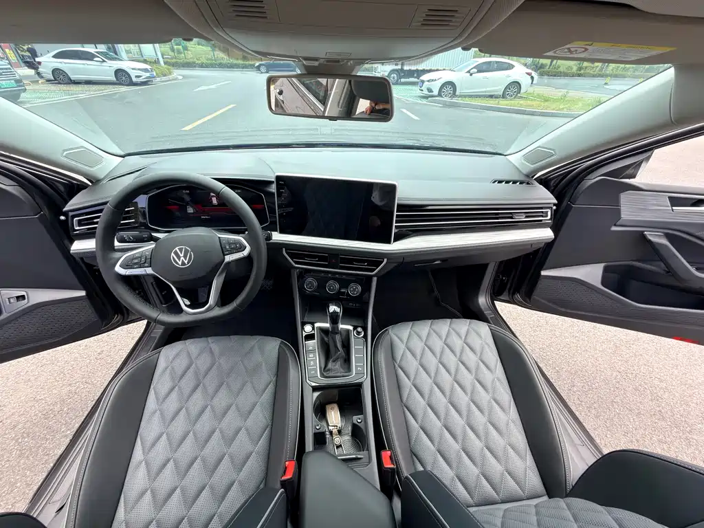 Volkswagen Sagitar 300TSI DSG Beyond Edition, фото 11