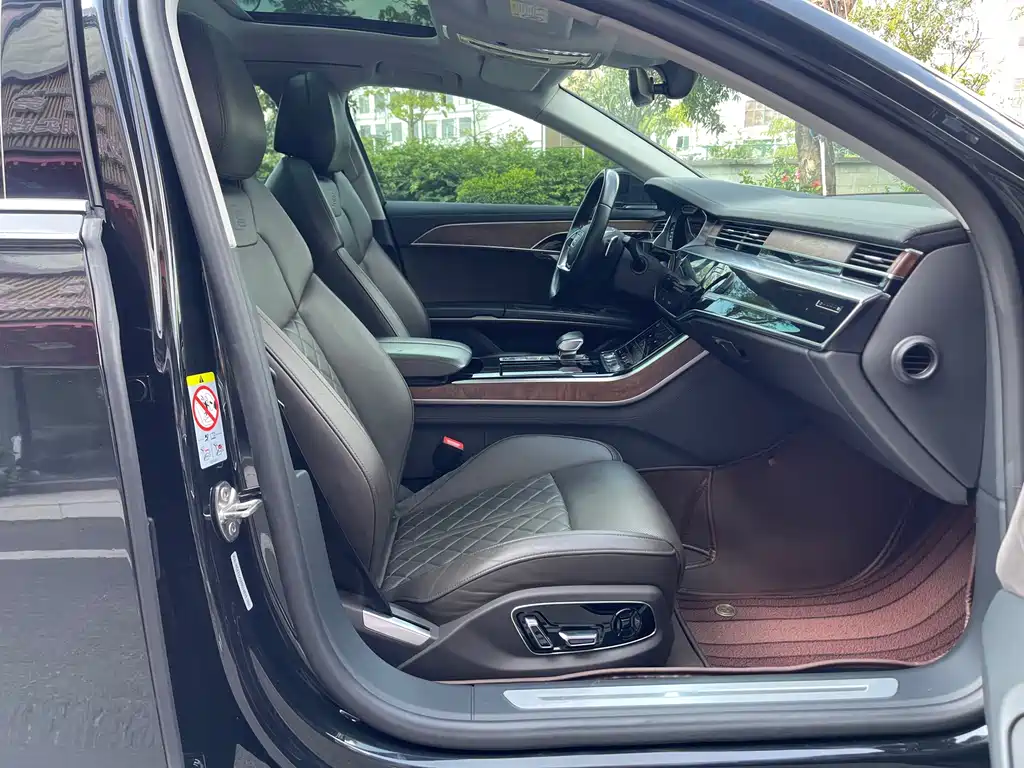 Audi A8 — миниатюра 10