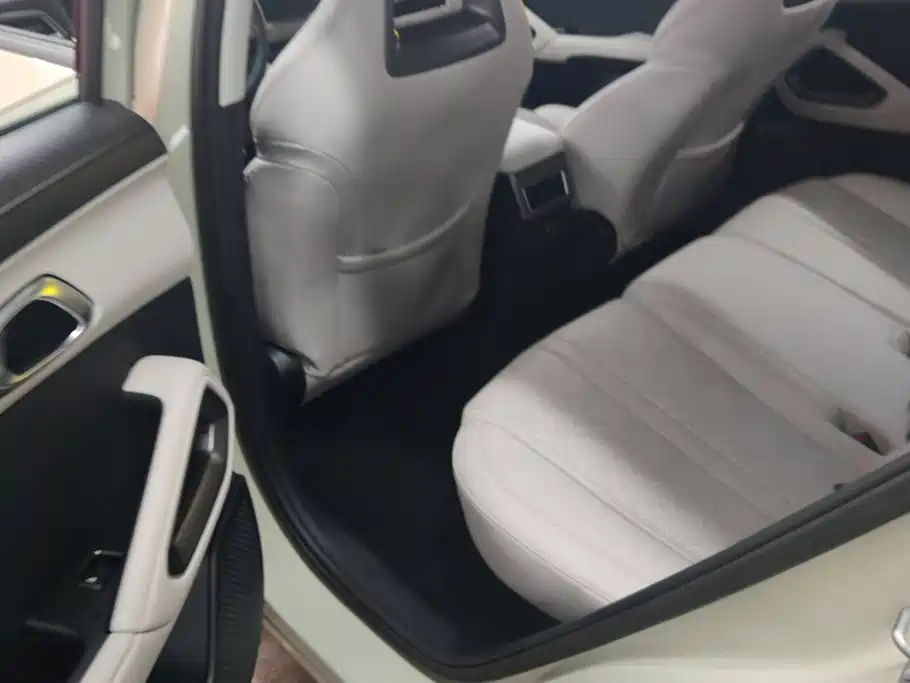BYD Yuan UP — миниатюра 11