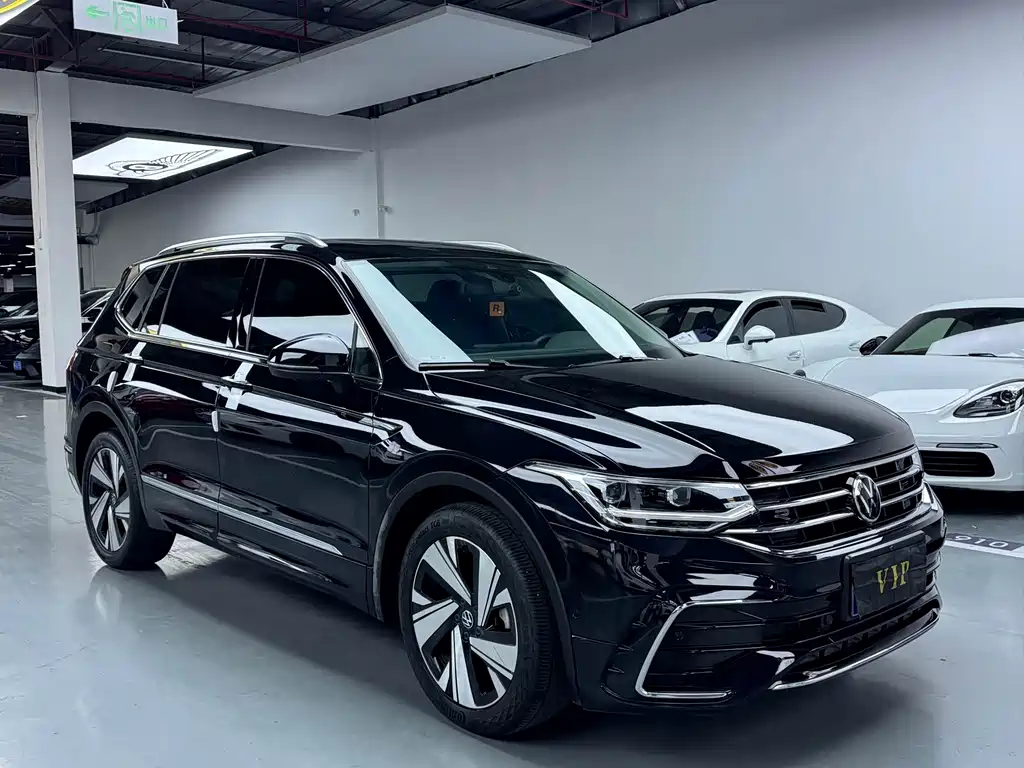 Volkswagen Tiguan L L 2023 330TSI AT R-Line