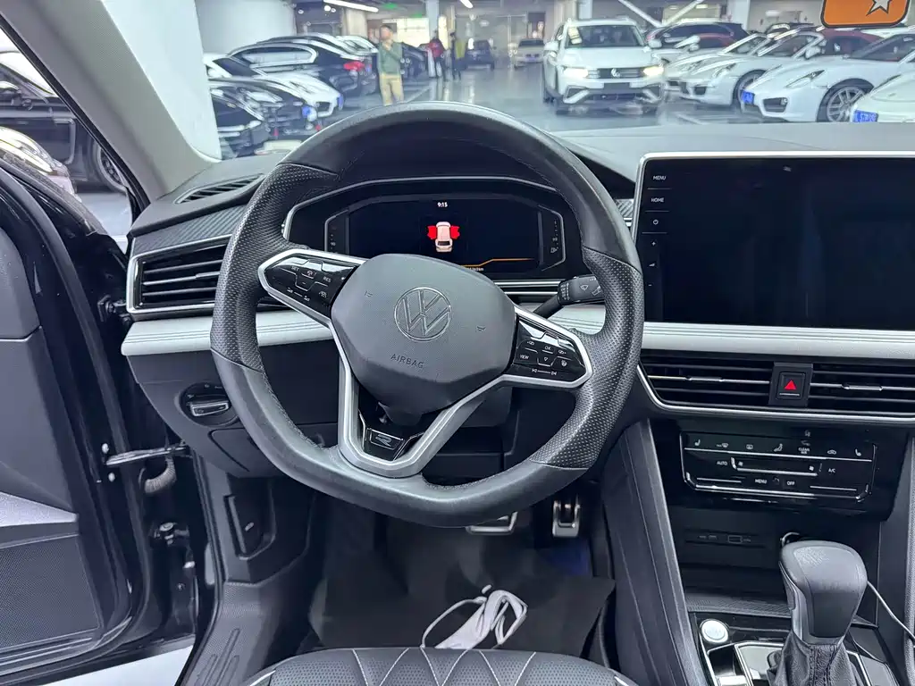 Volkswagen Tiguan L L 2023 330TSI AT R-Line