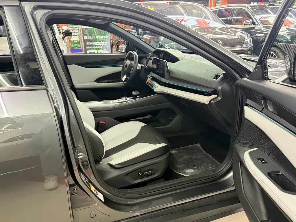 Changan UNI-V iDD — миниатюра 16