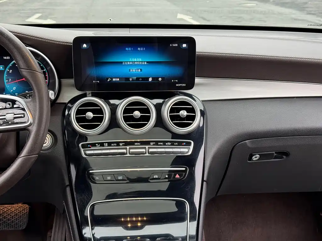 Mercedes-Benz GLC — миниатюра 10