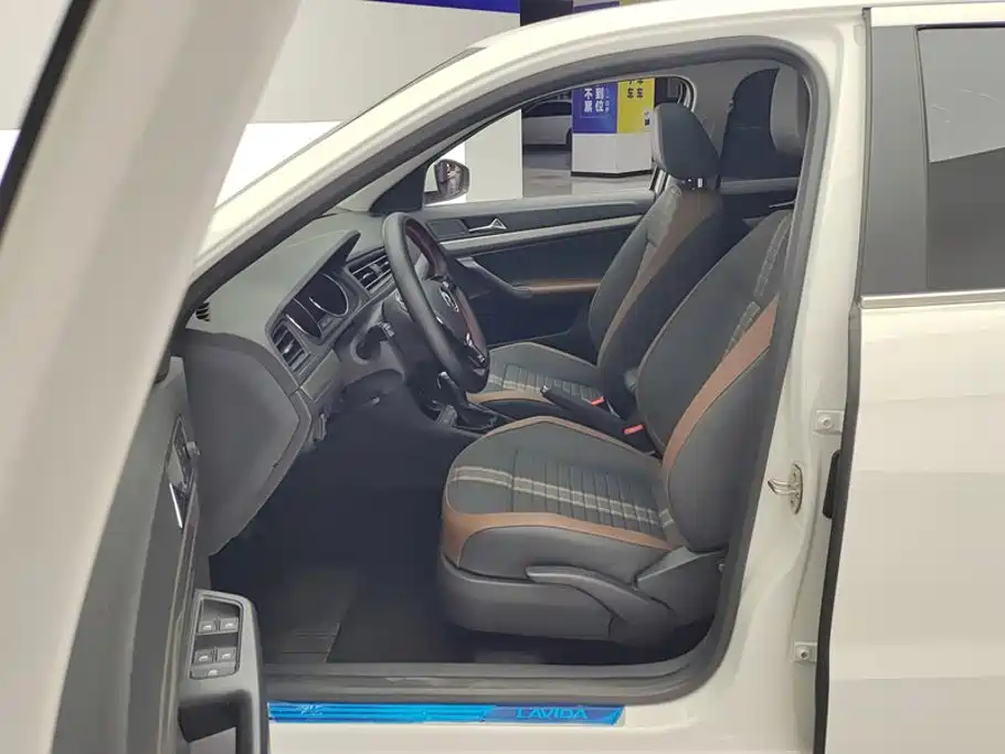 Volkswagen Lavida — миниатюра 9