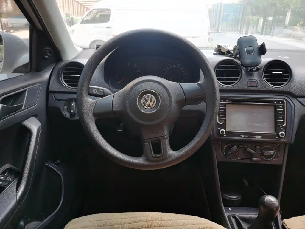 Volkswagen Jetta — миниатюра 11