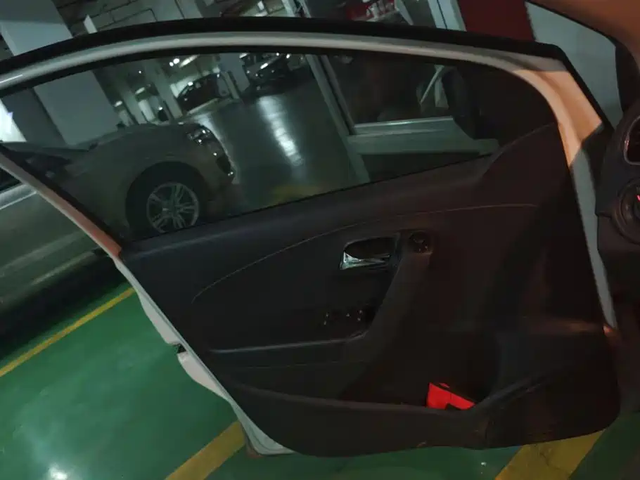 Volkswagen Polo — миниатюра 7