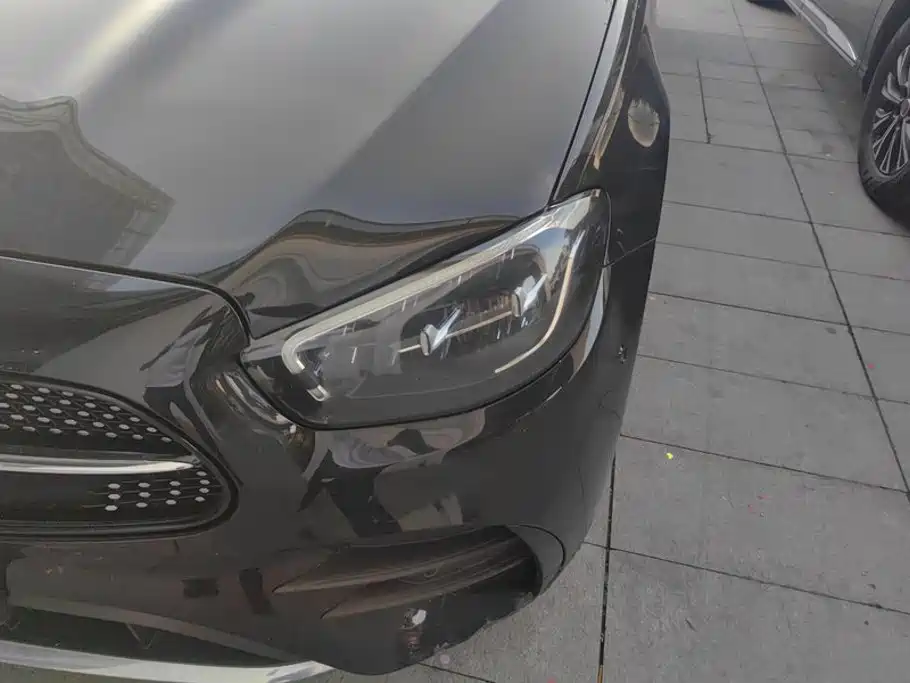 Mercedes-Benz E-Class — миниатюра 5
