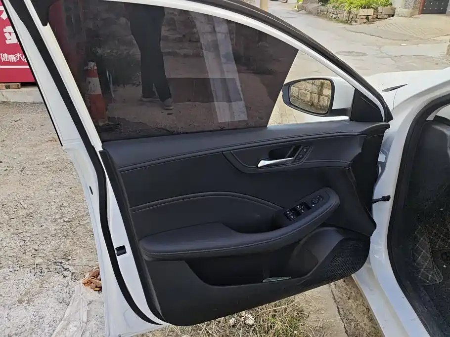 Roewe i5 — миниатюра 7