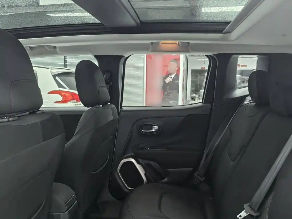 Jeep Renegade — миниатюра 16