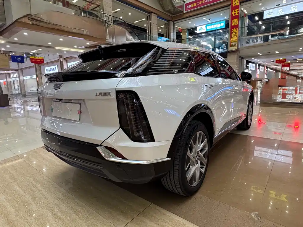 Cadillac IQ — миниатюра 7