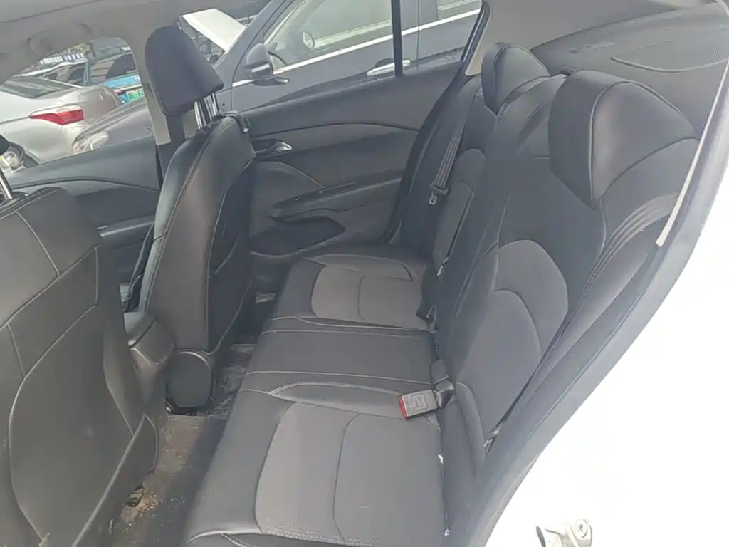 Chevrolet Cavalier — миниатюра 17