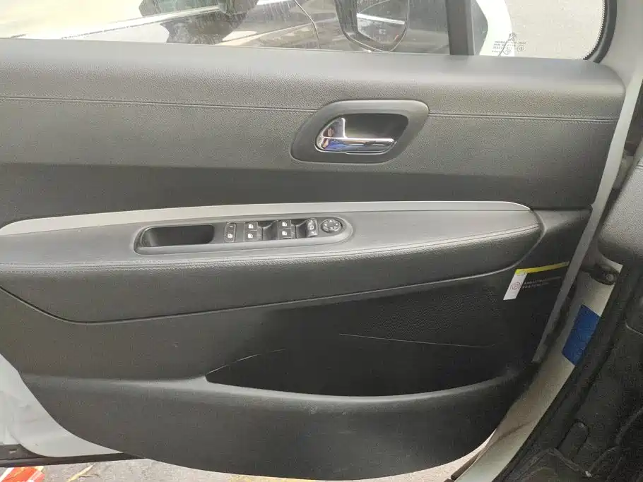 Peugeot 3008 — миниатюра 7
