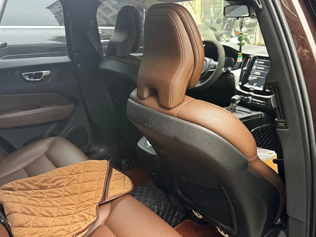 Volvo XC60 — миниатюра 9