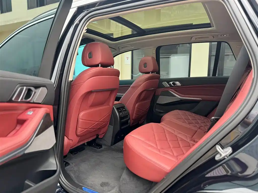 BMW X5 2023 xDrive 30Li Premium M Sport