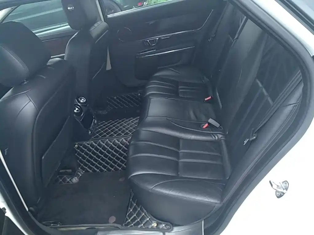 Jaguar XJ — миниатюра 17