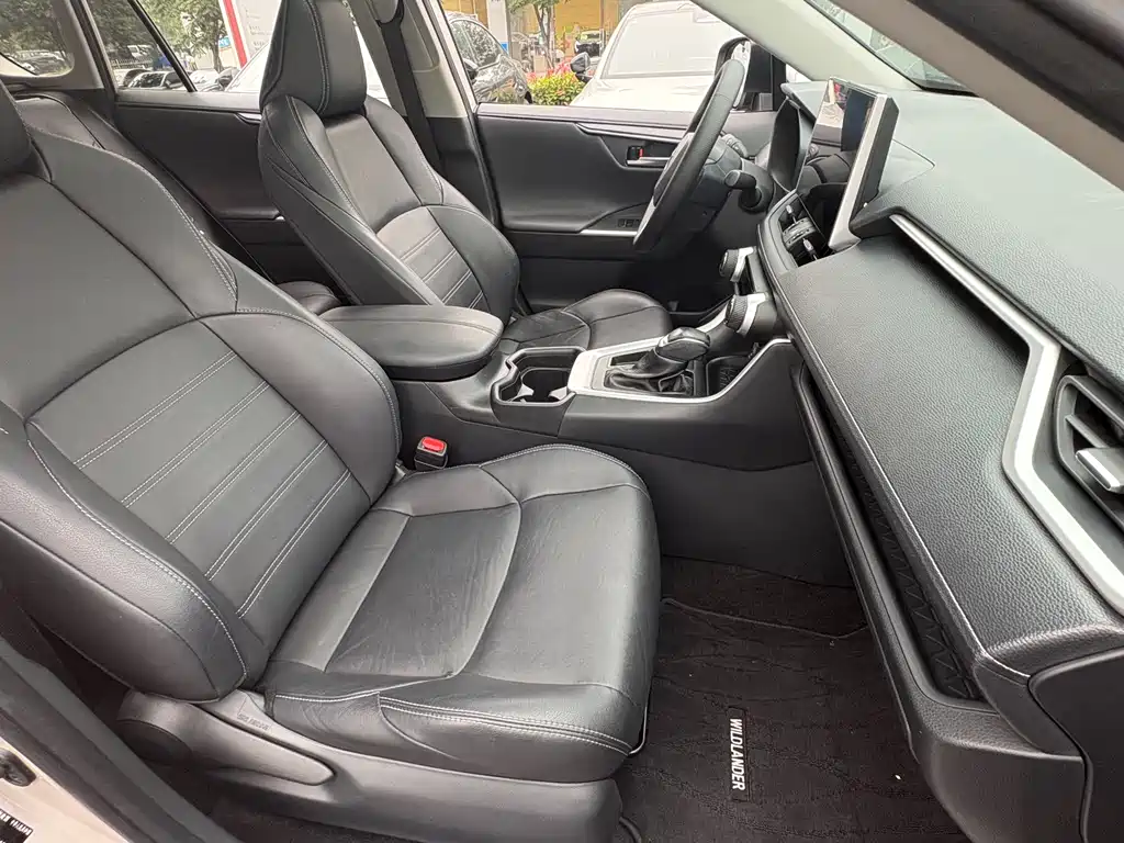 Toyota Wildlander 2022 2.0L CVT Luxury PLUS