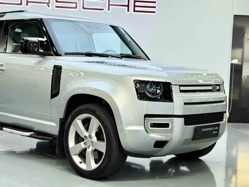 Land Rover Defender — миниатюра 21