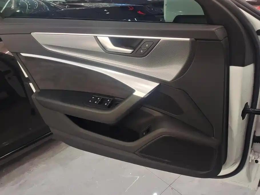 Audi A6L — миниатюра 7