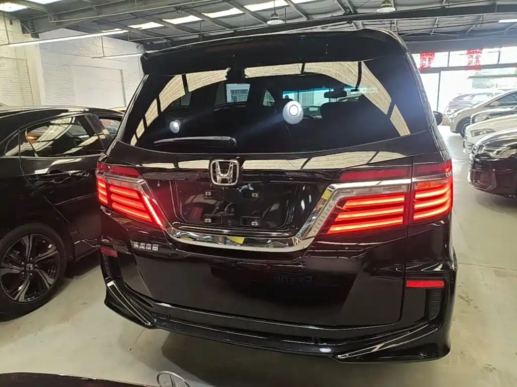 Honda Elysion — миниатюра 6