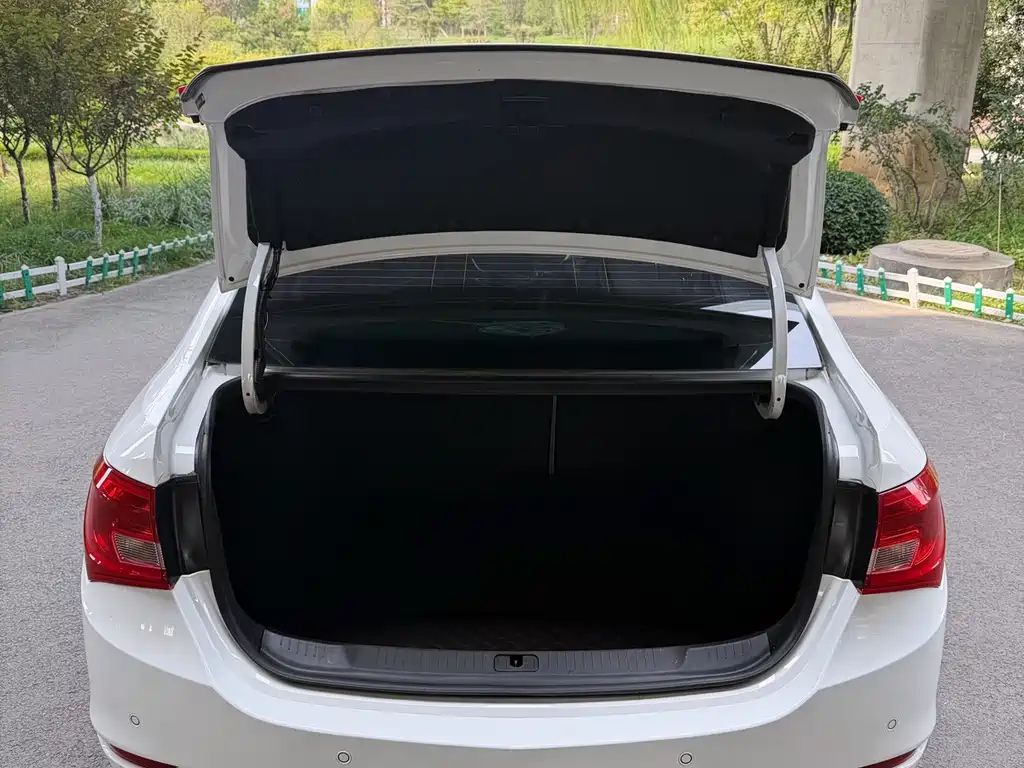 Buick Excelle — миниатюра 20