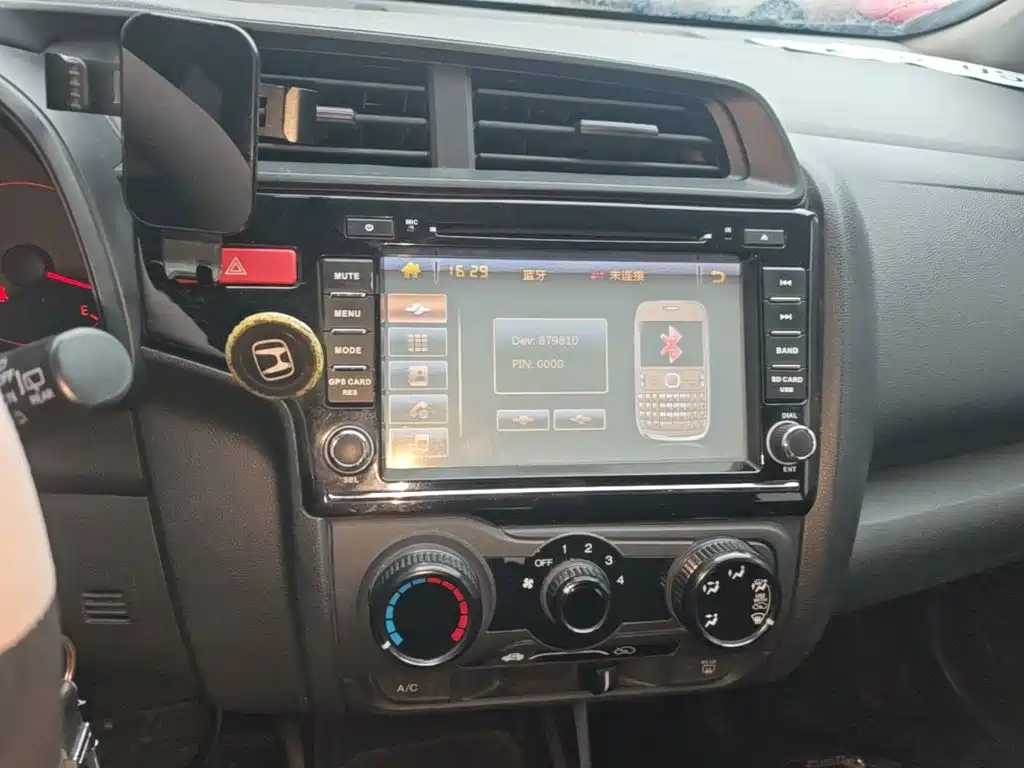 Honda Fit — миниатюра 13