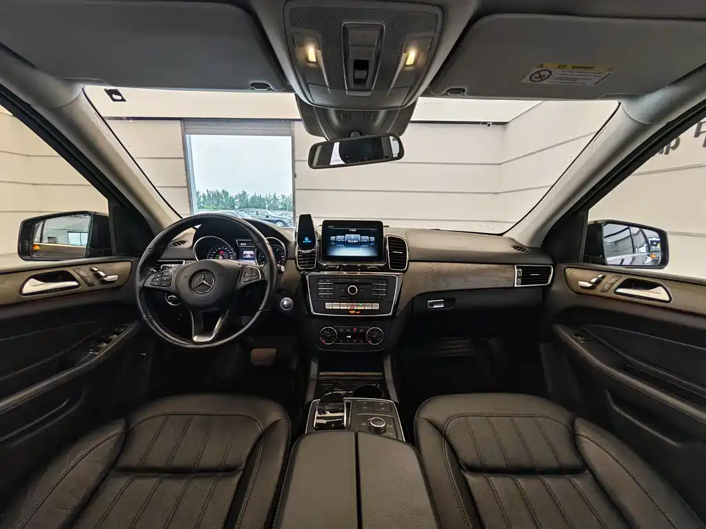 Mercedes-Benz GLE (Import) — миниатюра 15