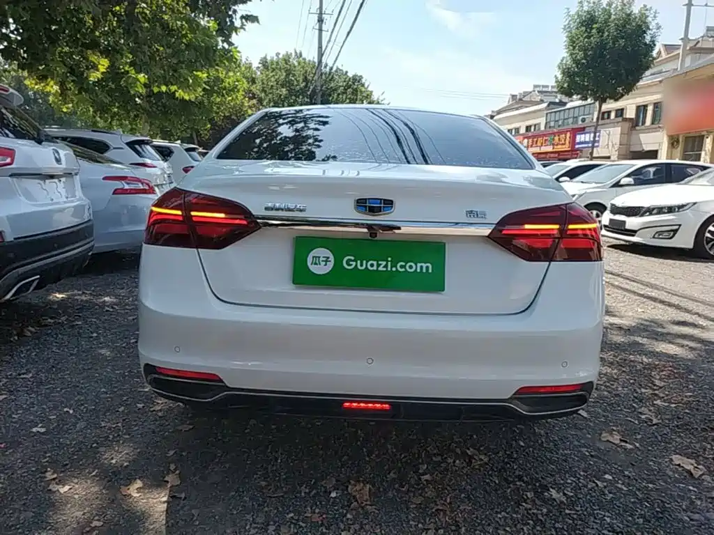 Geely Emgrand — миниатюра 6