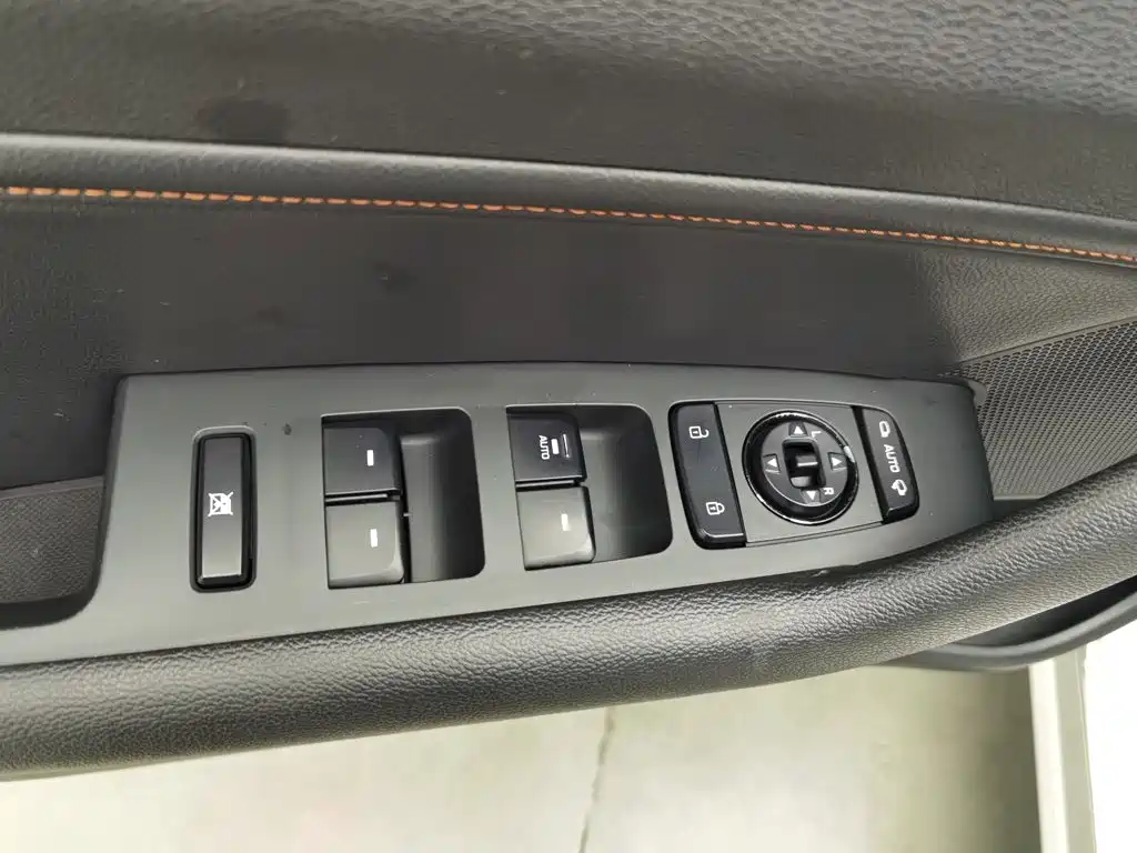 Hyundai Sonata — миниатюра 9