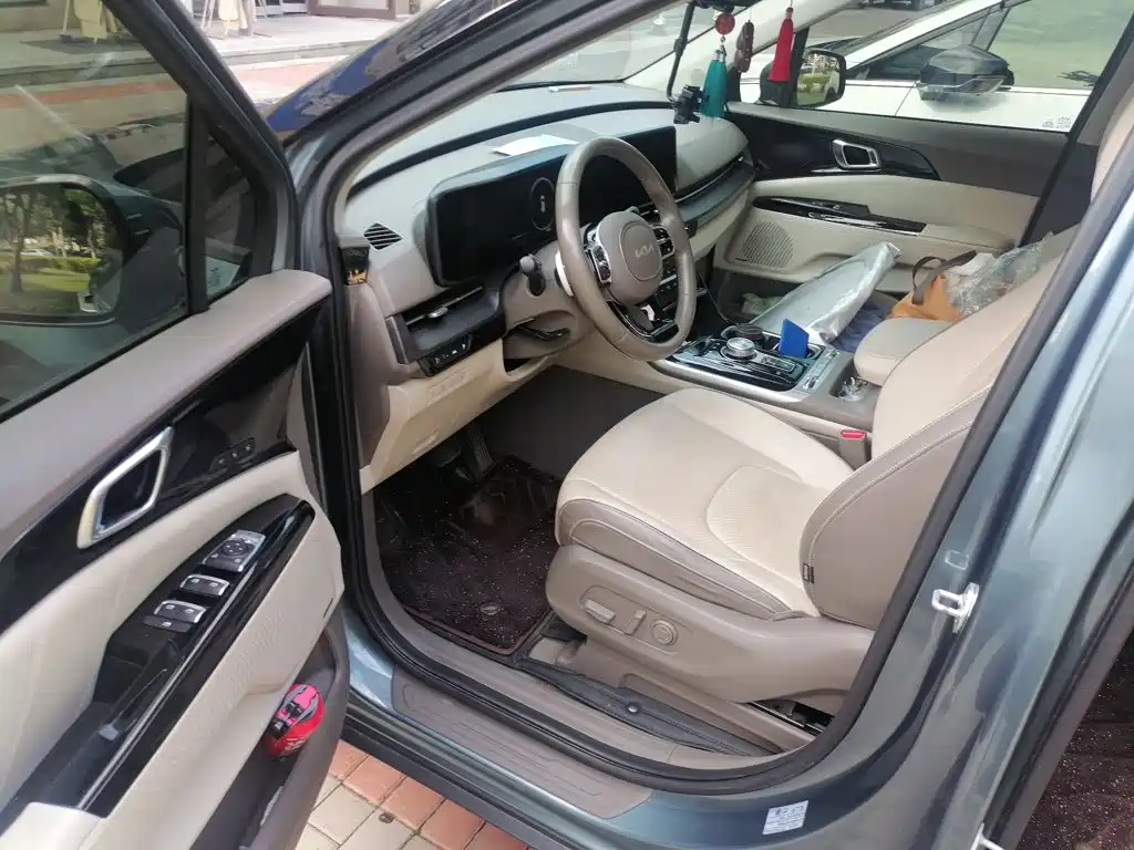 Kia Carnival — миниатюра 14
