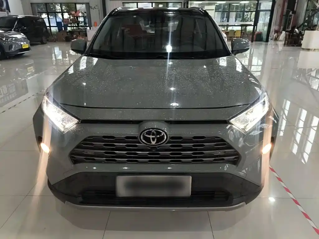 Toyota RAV4 — миниатюра 3