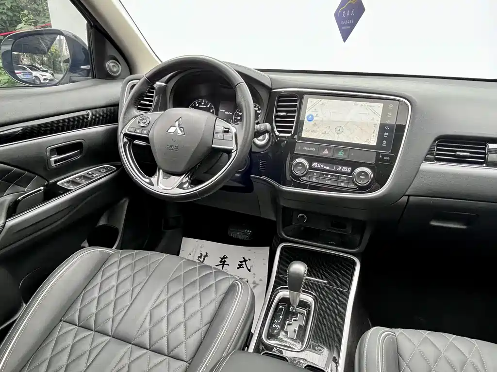 Mitsubishi Outlander — миниатюра 5