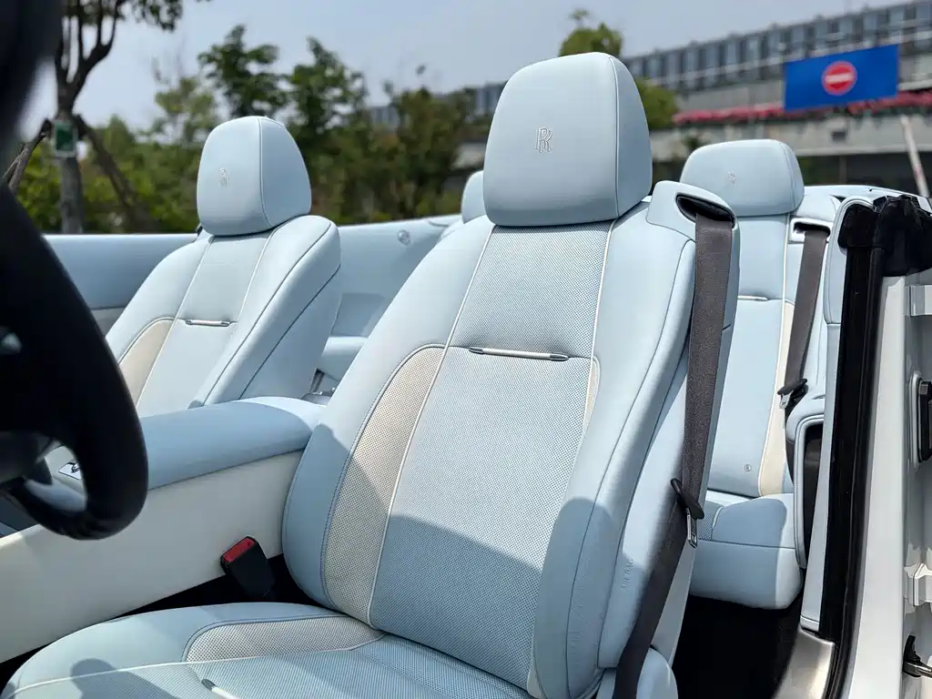 Rolls-Royce Dawn — миниатюра 13