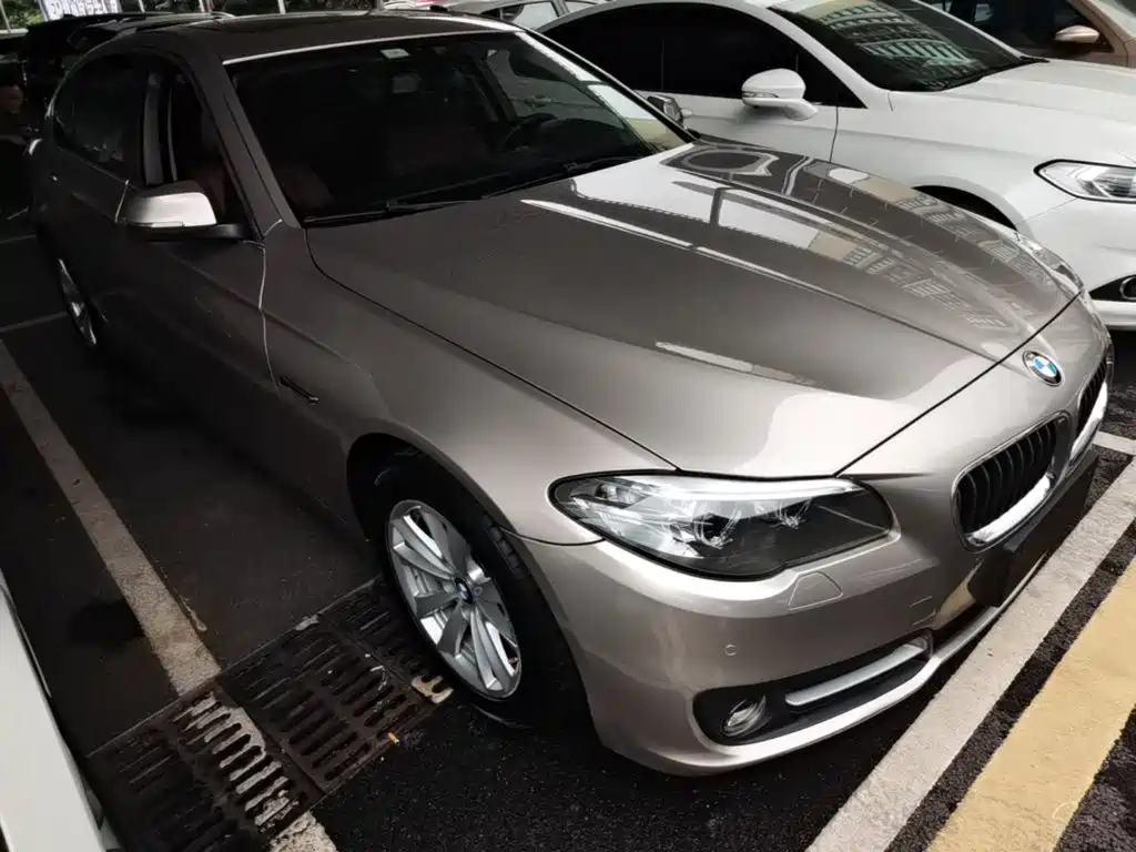 BMW 5 Series — миниатюра 4