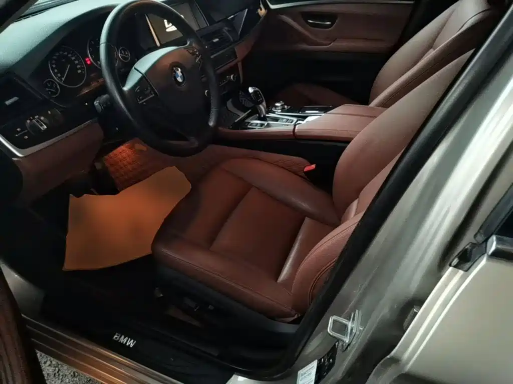 BMW 5 Series — миниатюра 15