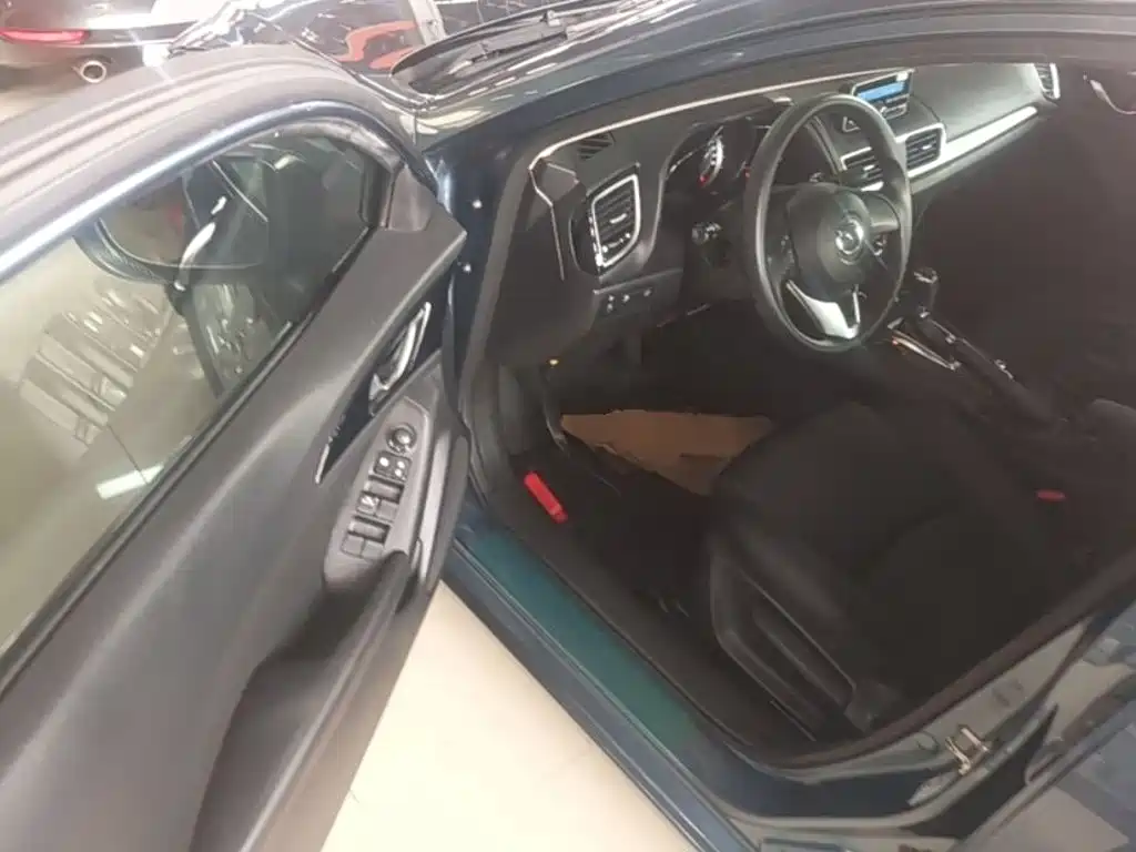 Mazda 3 Axela — миниатюра 16