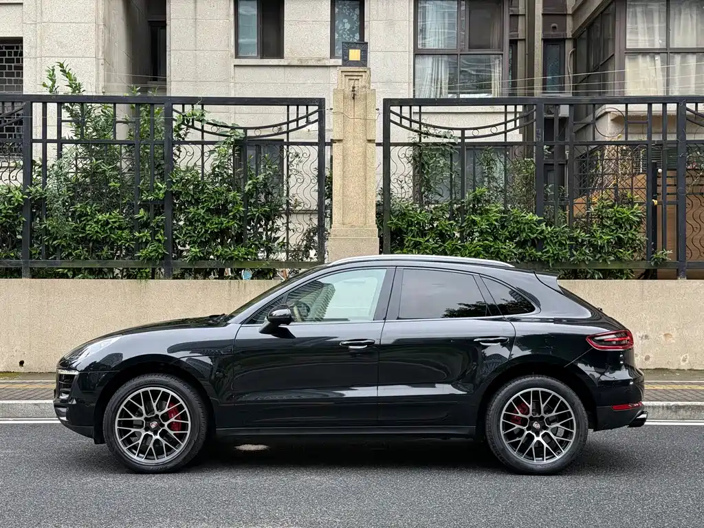 Porsche Macan — миниатюра 3