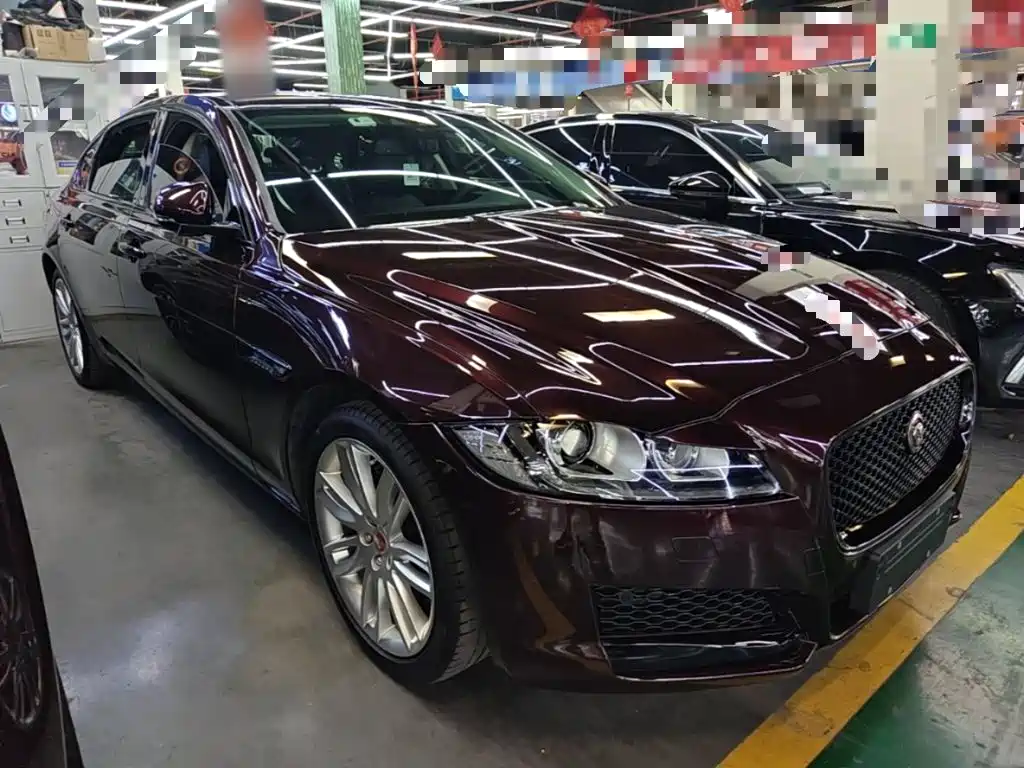Jaguar XFL — миниатюра 4