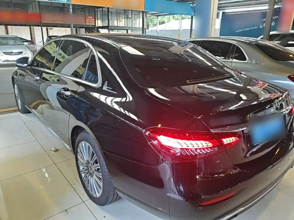 Mercedes-Benz E-Class — миниатюра 5