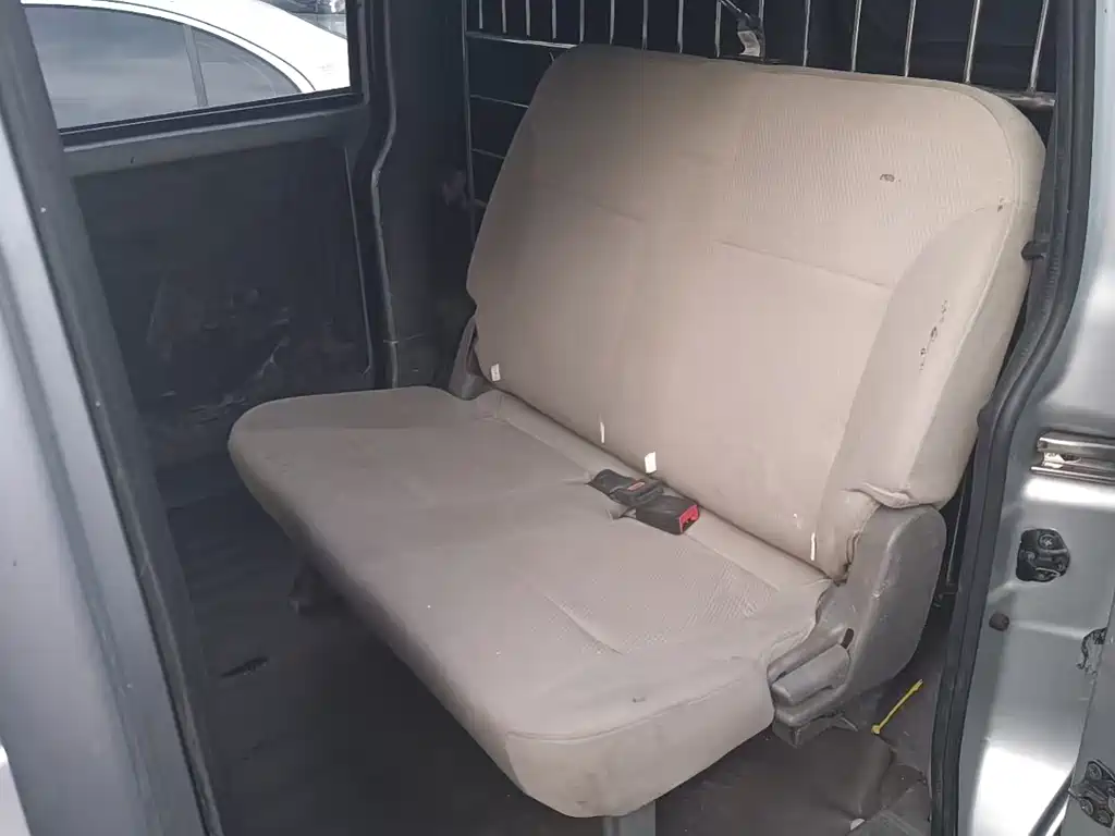 Wuling Rongguang V — миниатюра 4