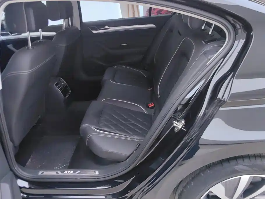 Volkswagen 迈腾 PHEV — миниатюра 11
