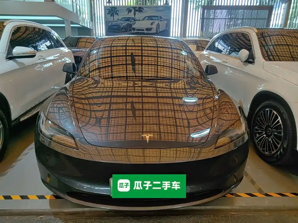 Tesla Model 3 — миниатюра 3
