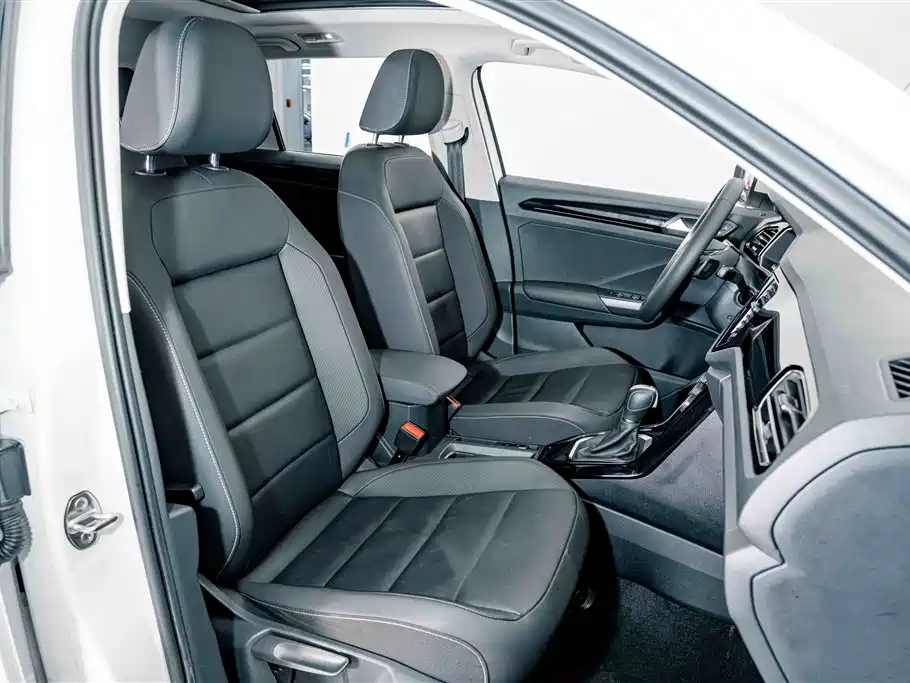 Volkswagen T-Roc — миниатюра 18