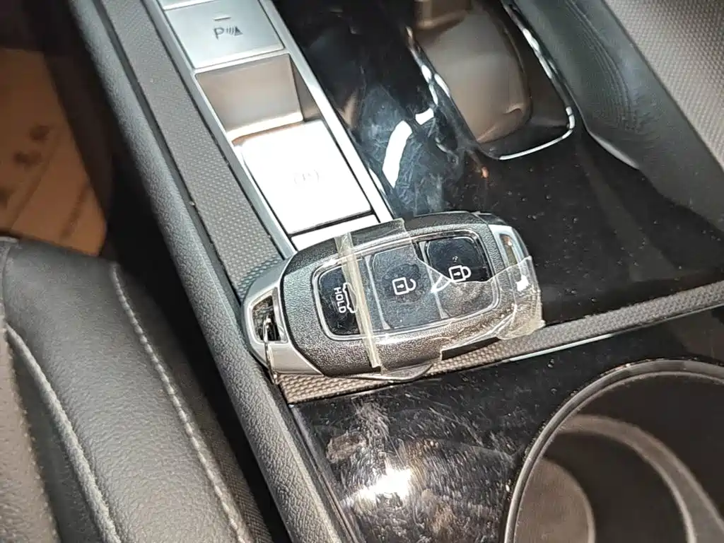 Hyundai Elantra — миниатюра 9