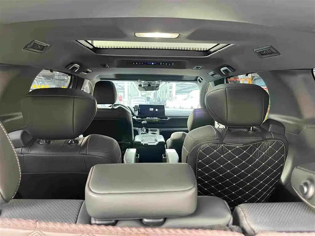 Toyota Sienna — миниатюра 27