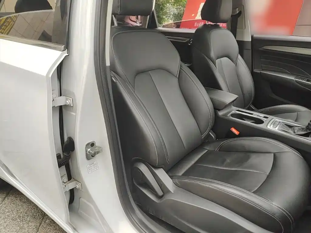 Roewe i6 Classic — миниатюра 25