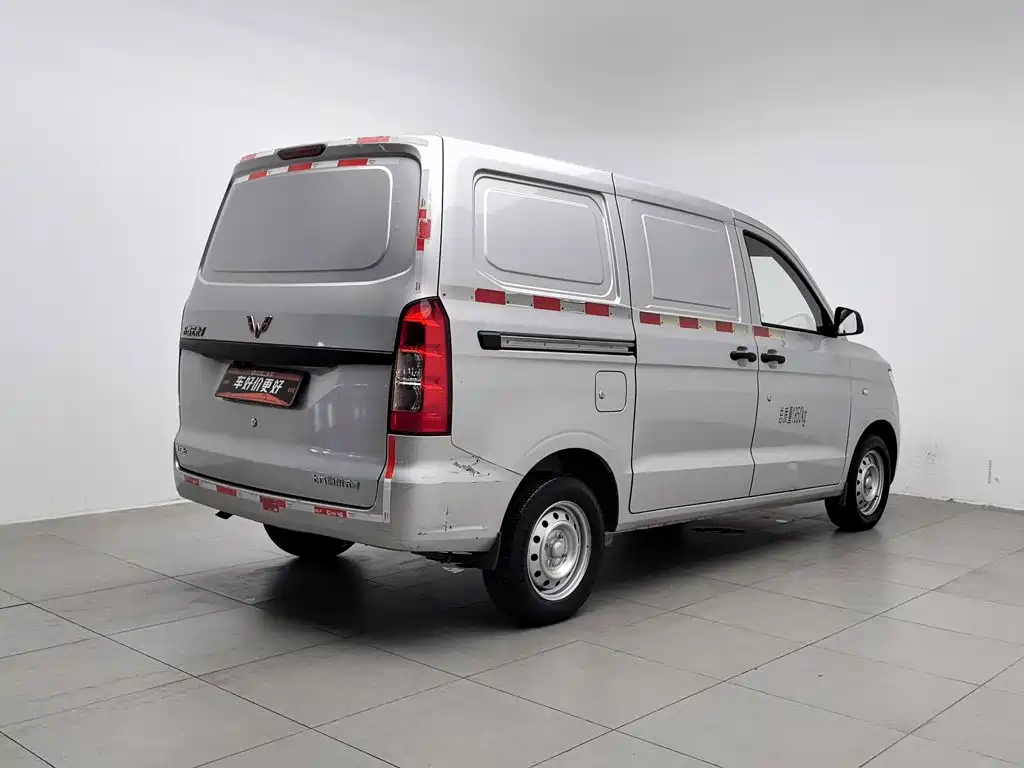 Wuling Hongguang V — миниатюра 2