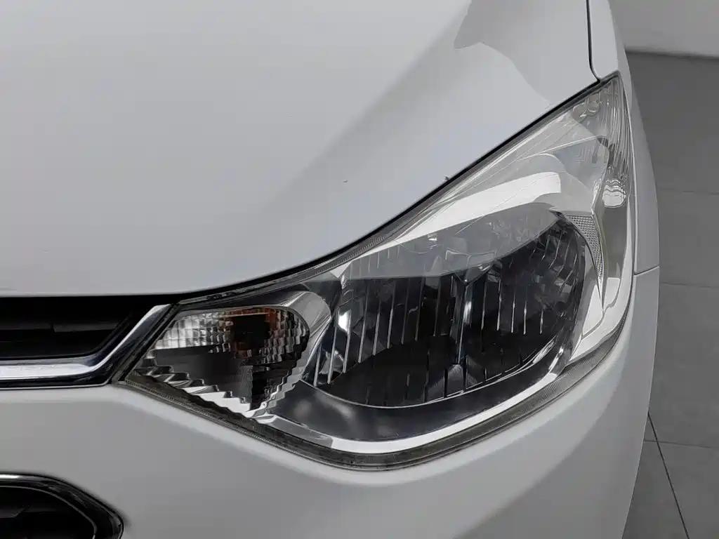 Chevrolet Sail — миниатюра 7